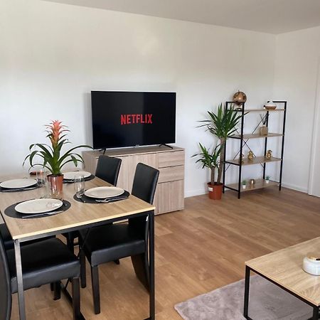 Appartement 59M2 Professionnel Ou Familial Saint Quentin En Yvelines Montigny-le-Bretonneux Exterior foto